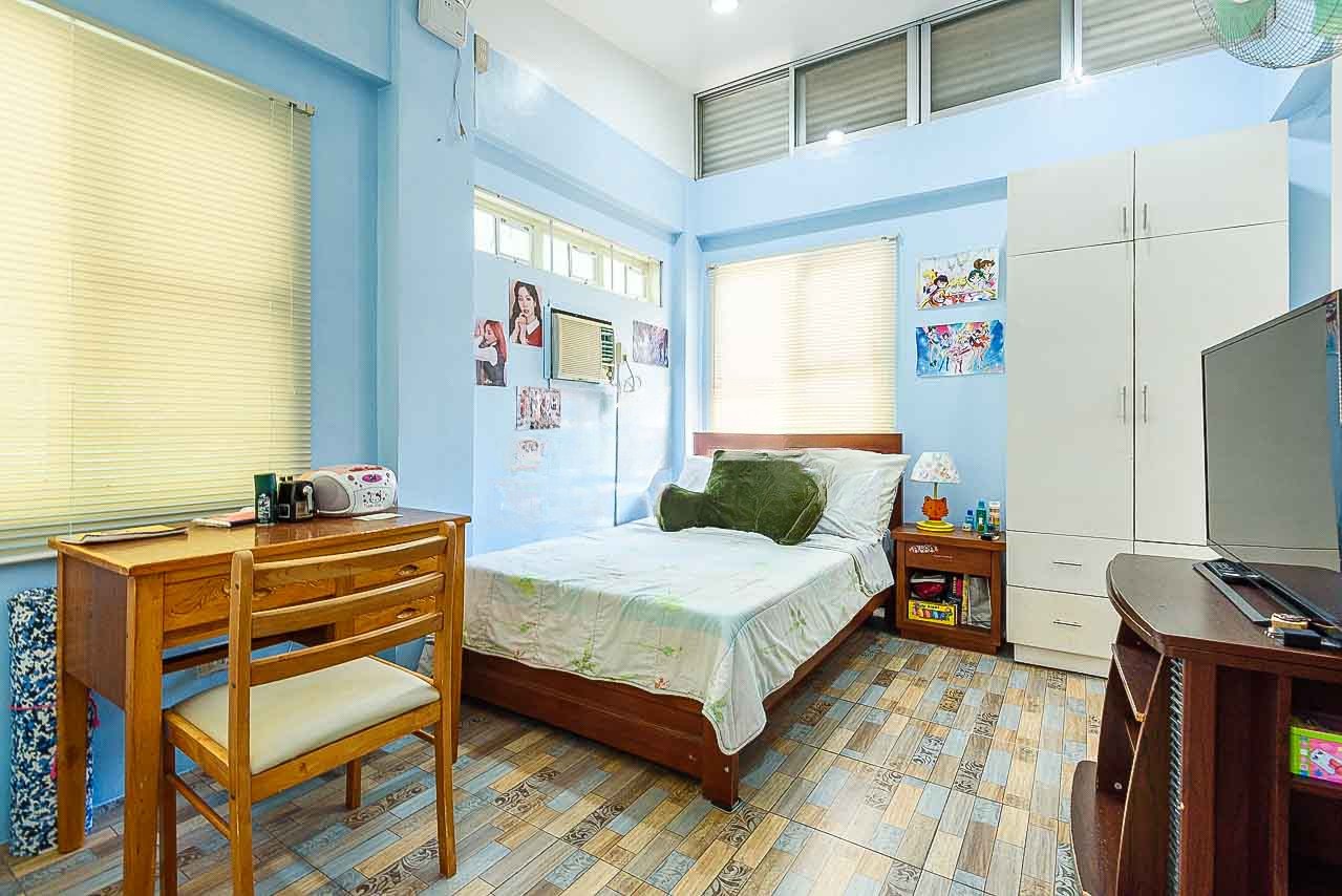 SRBML101-Stylish-Multi-Level-Home-with-Scenic-Outdoor-Views-Cebu-Grand-Realty-12 - Edited (1)