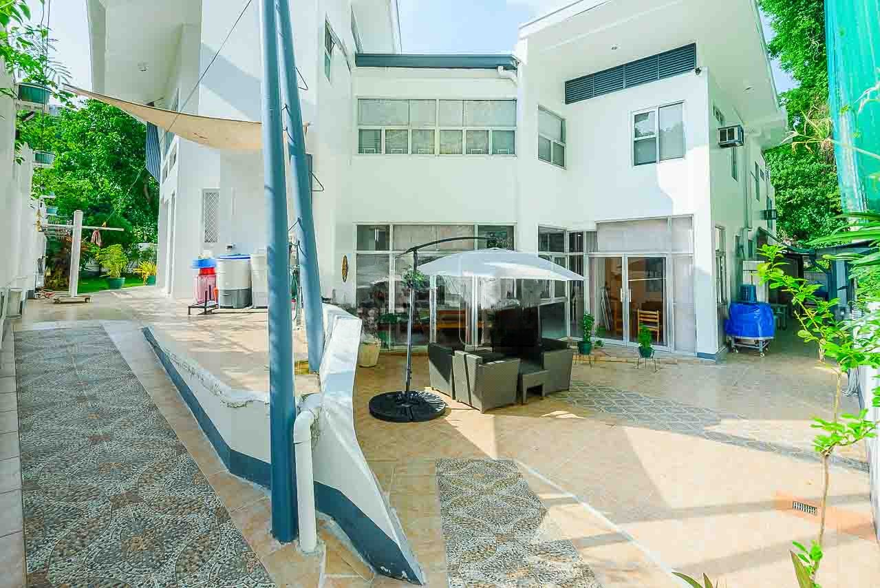 SRBML101-Stylish-Multi-Level-Home-with-Scenic-Outdoor-Views-Cebu-Grand-Realty-21 - Edited