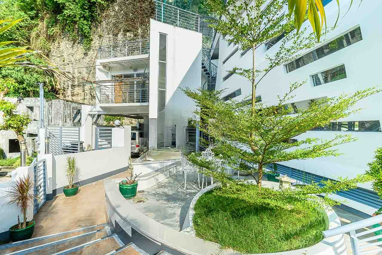 SRBML101-Stylish-Multi-Level-Home-with-Scenic-Outdoor-Views-Cebu-Grand-Realty-24 (1) - Edited