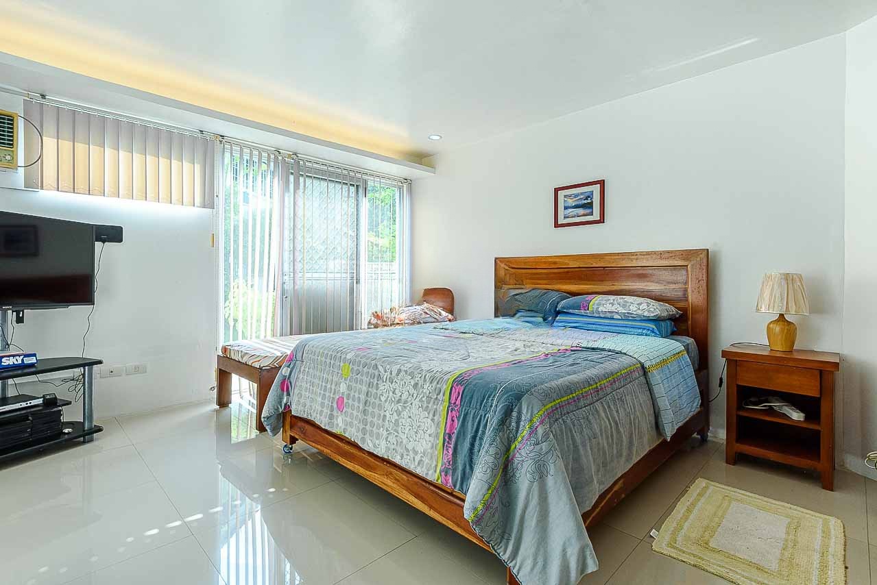 SRBML101-Stylish-Multi-Level-Home-with-Scenic-Outdoor-Views-Cebu-Grand-Realty-9 - Edited